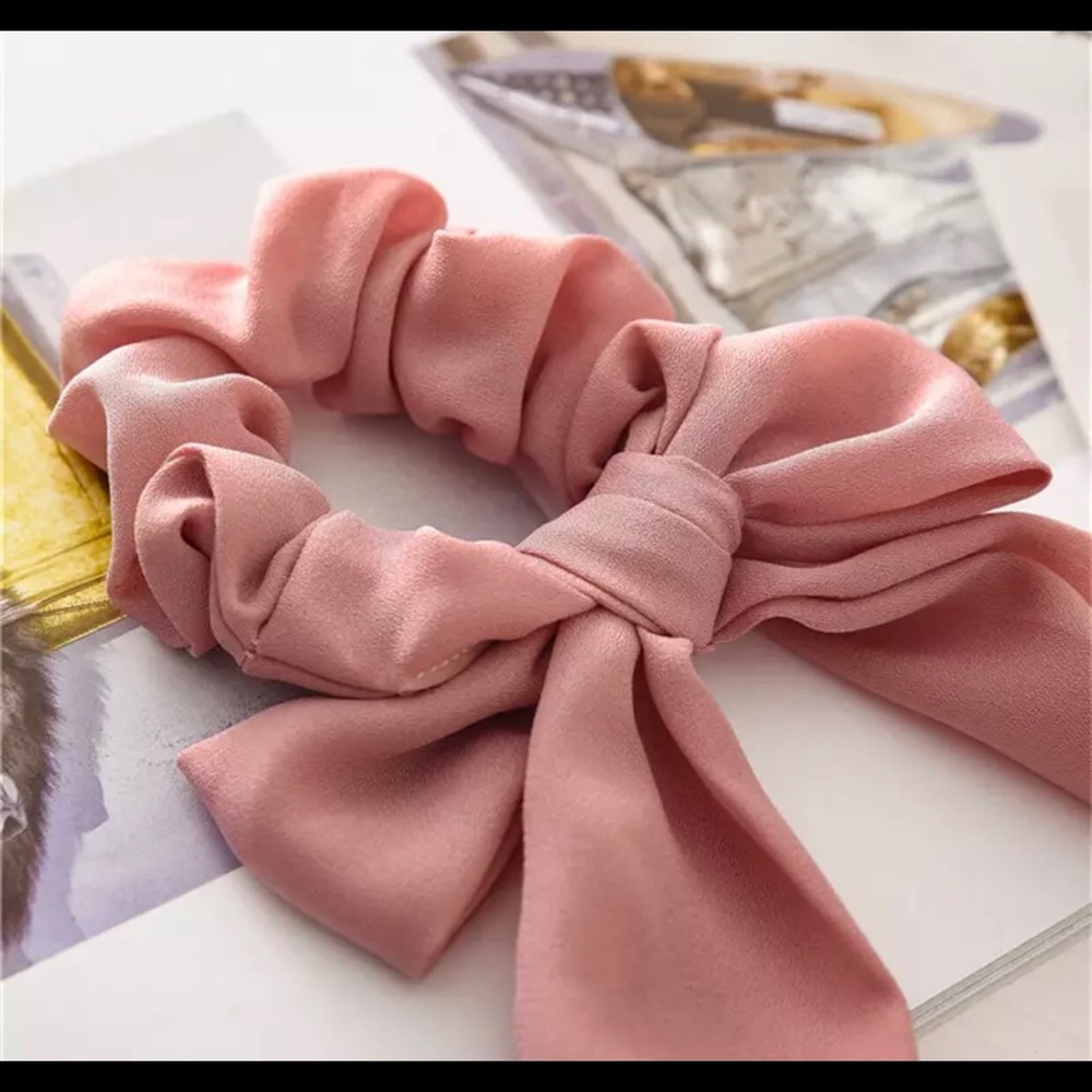 🆕  scrunchie🎀 - Picture 2 of 4